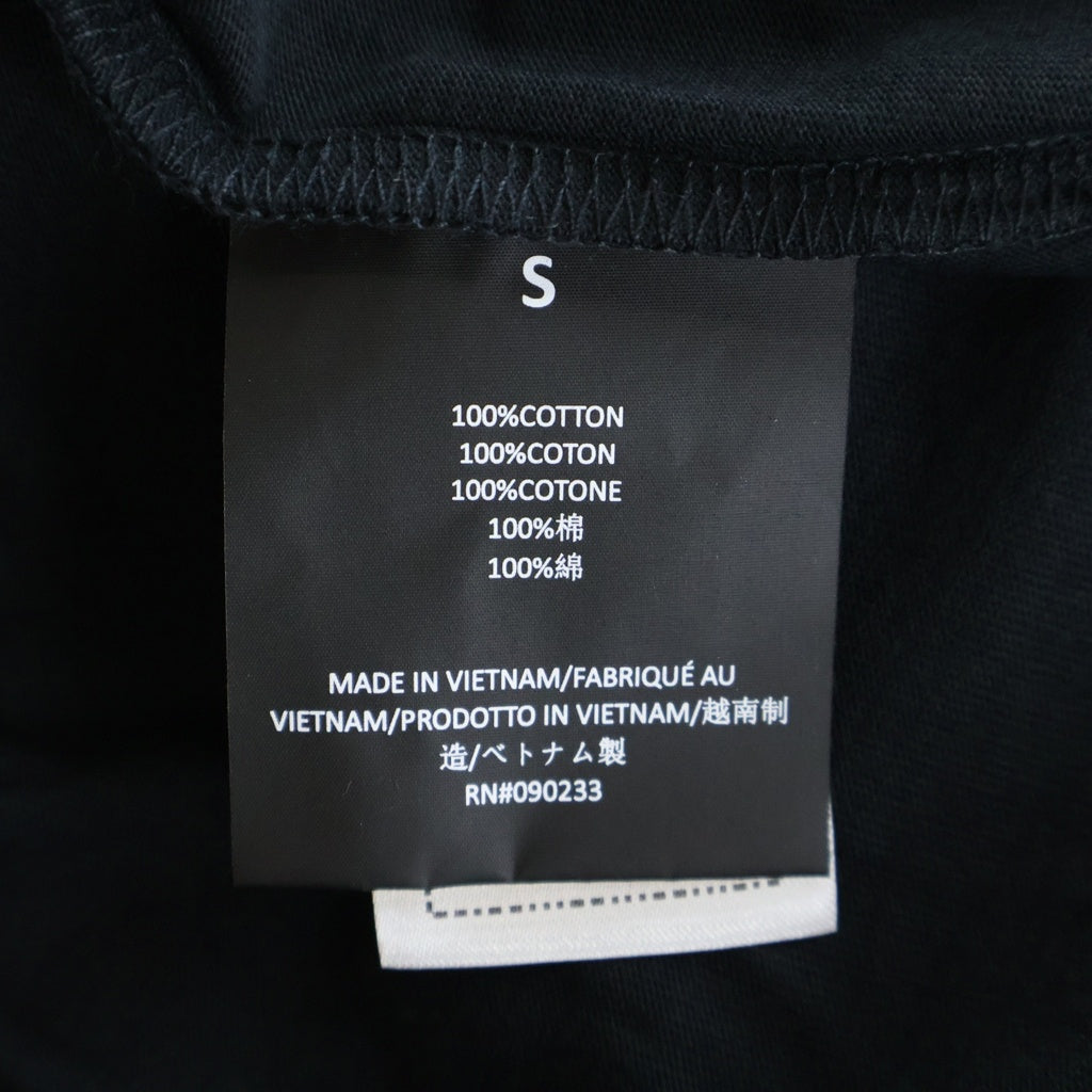FEAR OF GOD ESSENTIALS(フィアオブゴッド エッセンシャルズ) STATEロゴ プリント半袖Tシャツ カットソー ブラック