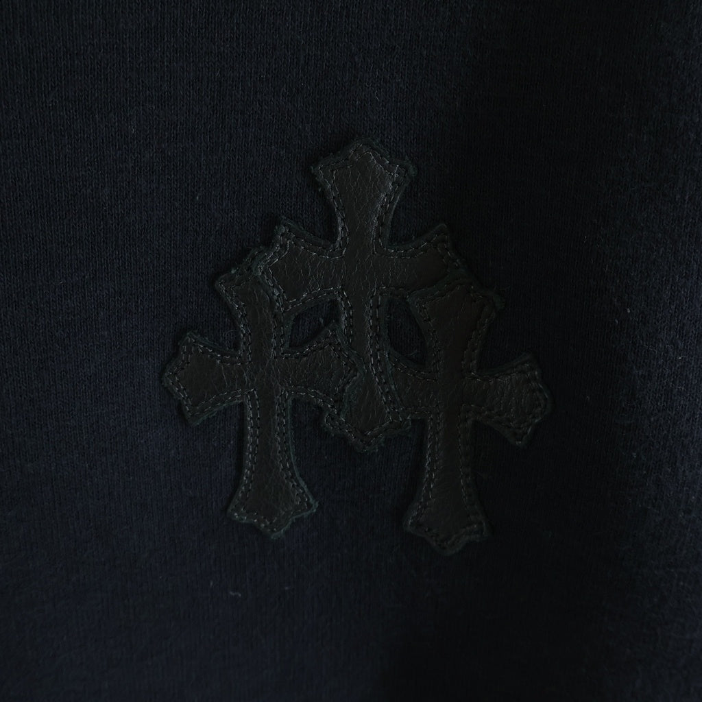 CHROME HEARTS(クロムハーツ) Y NOT CEMETERY CROSS LEATHER PATCH ワイノット セメタリークロス レザーパッチ クルーネック スウェットトレーナー ブラック