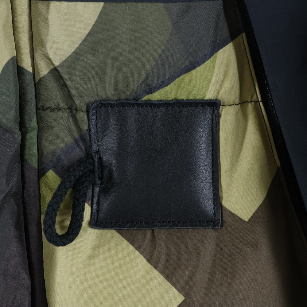 Sacai(サカイ) 21AW ×KAWS Padded Blouson 21-02560M カウズ カモ柄 パデッド コート ダウンジャケット マルチ