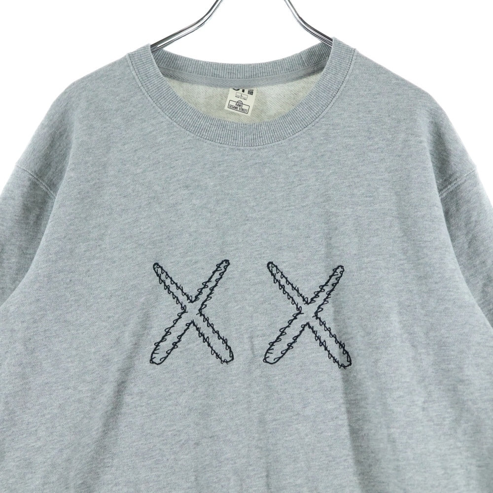 KAWS(カウズ) ×UNIQLO SESAME STREET ユニクロ セサミストリート フロント刺? クルーネックスウェット グレー