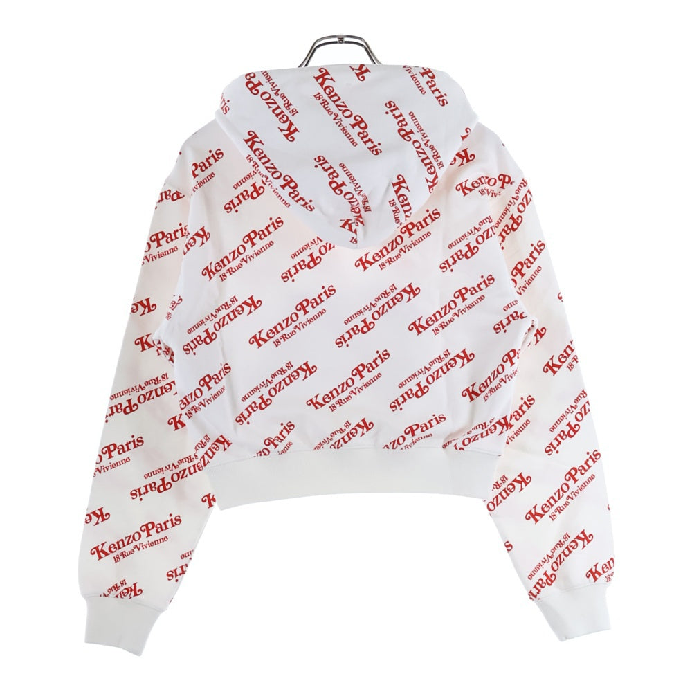 KENZO(ケンゾー) 24SS×VERDY SHORT HOODIE FE52SW1234MI ヴェルディ ロゴプリント ショート丈プルオーバーパーカー ホワイト/レッド レディース