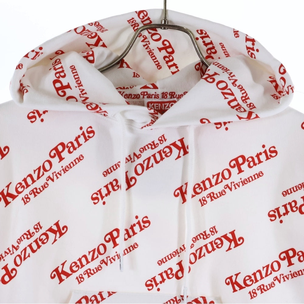 KENZO(ケンゾー) 24SS×VERDY SHORT HOODIE FE52SW1234MI ヴェルディ ロゴプリント ショート丈プルオーバーパーカー ホワイト/レッド レディース