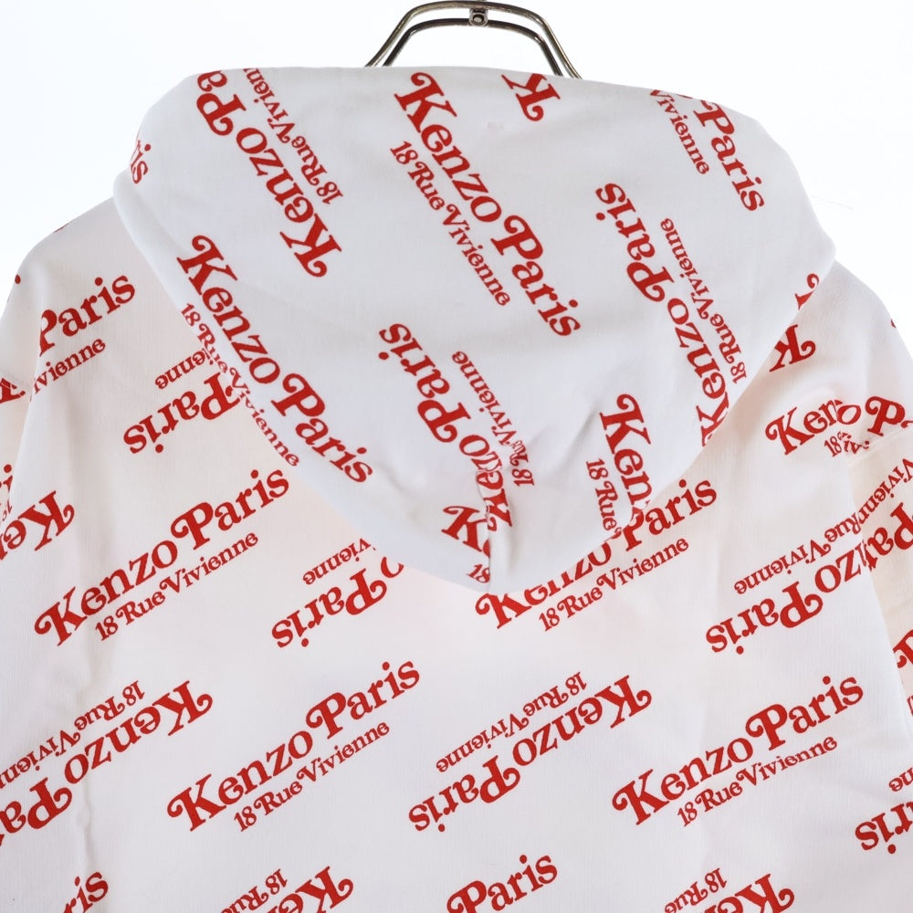 KENZO(ケンゾー) 24SS×VERDY SHORT HOODIE FE52SW1234MI ヴェルディ ロゴプリント ショート丈プルオーバーパーカー ホワイト/レッド レディース