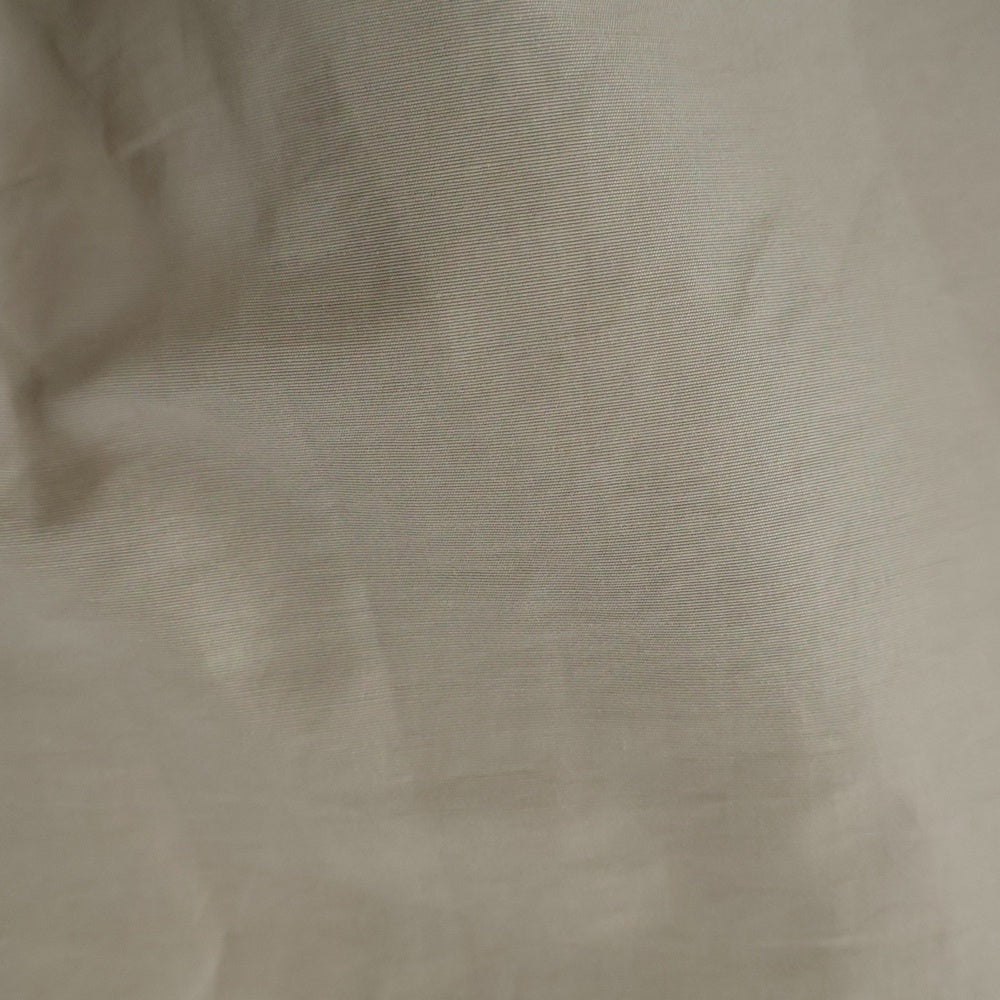 ESSENTIEL Antwerp(エッセンシャル アントワープ) フェルトロゴ ナイロン ショートパンツ ベージュ