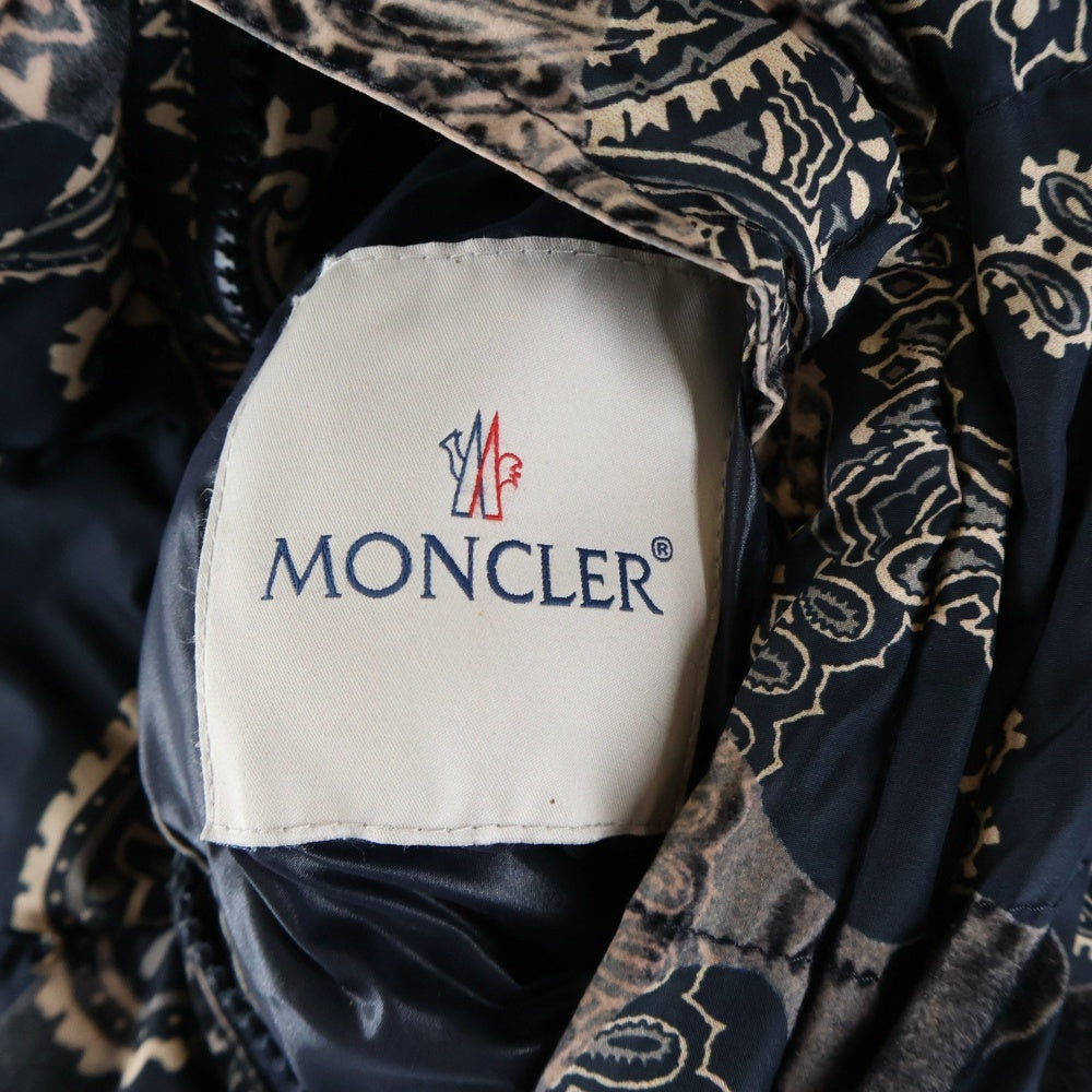 MONCLER(モンクレール) モンクレール FREVILLE ペイズリー柄 リバーシブル ダウンジャケットネイビー G20911A00015 68950