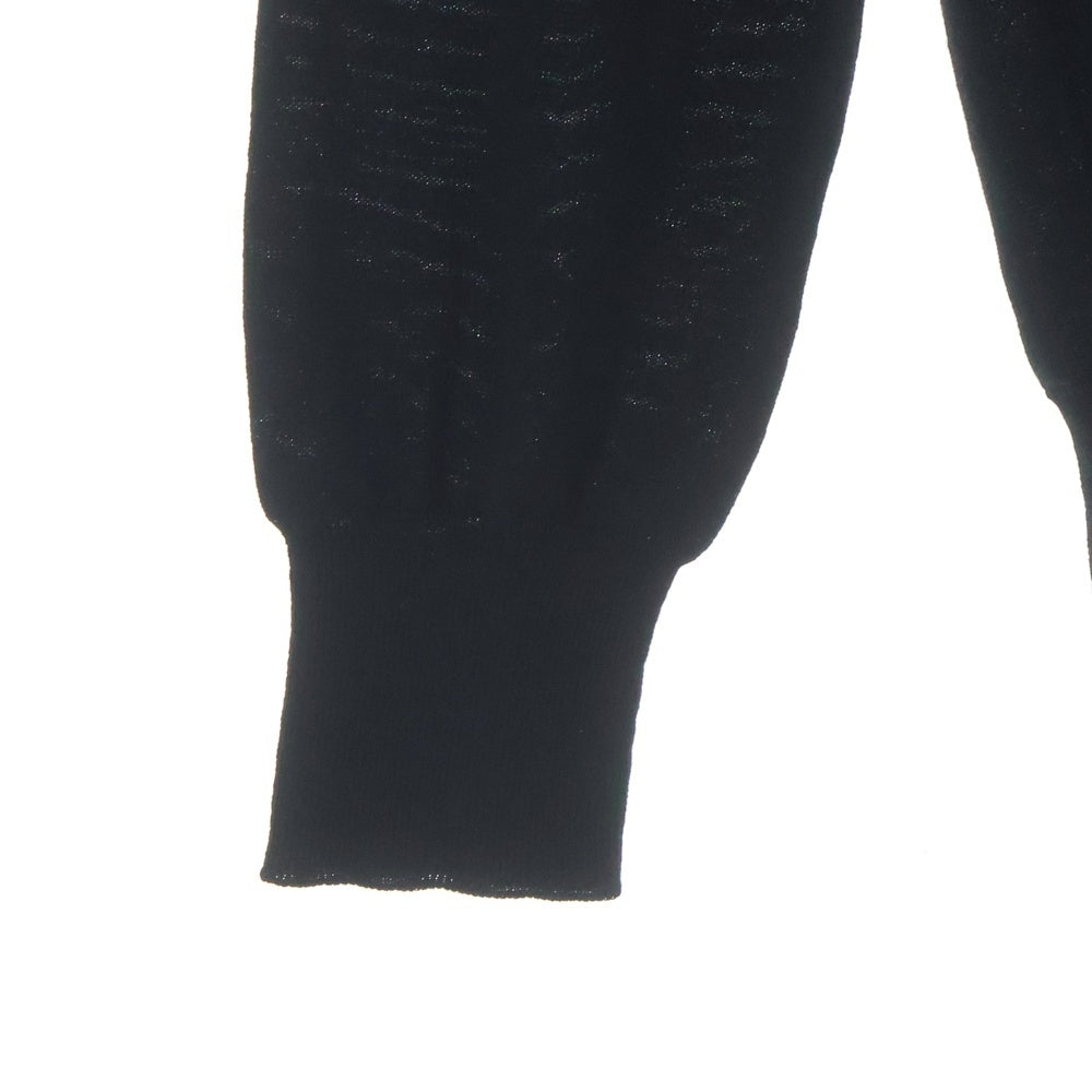 Alexander McQueen(アレキサンダーマックイーン) ロゴパッチ Vネックセーター ニット ブラック KRQN-HA-1008