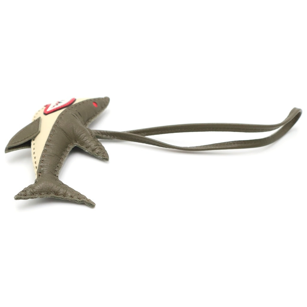 READY MADE(レディメイド) CHARM SHARK チャームシャーク レザーストラップ カーキ レディース