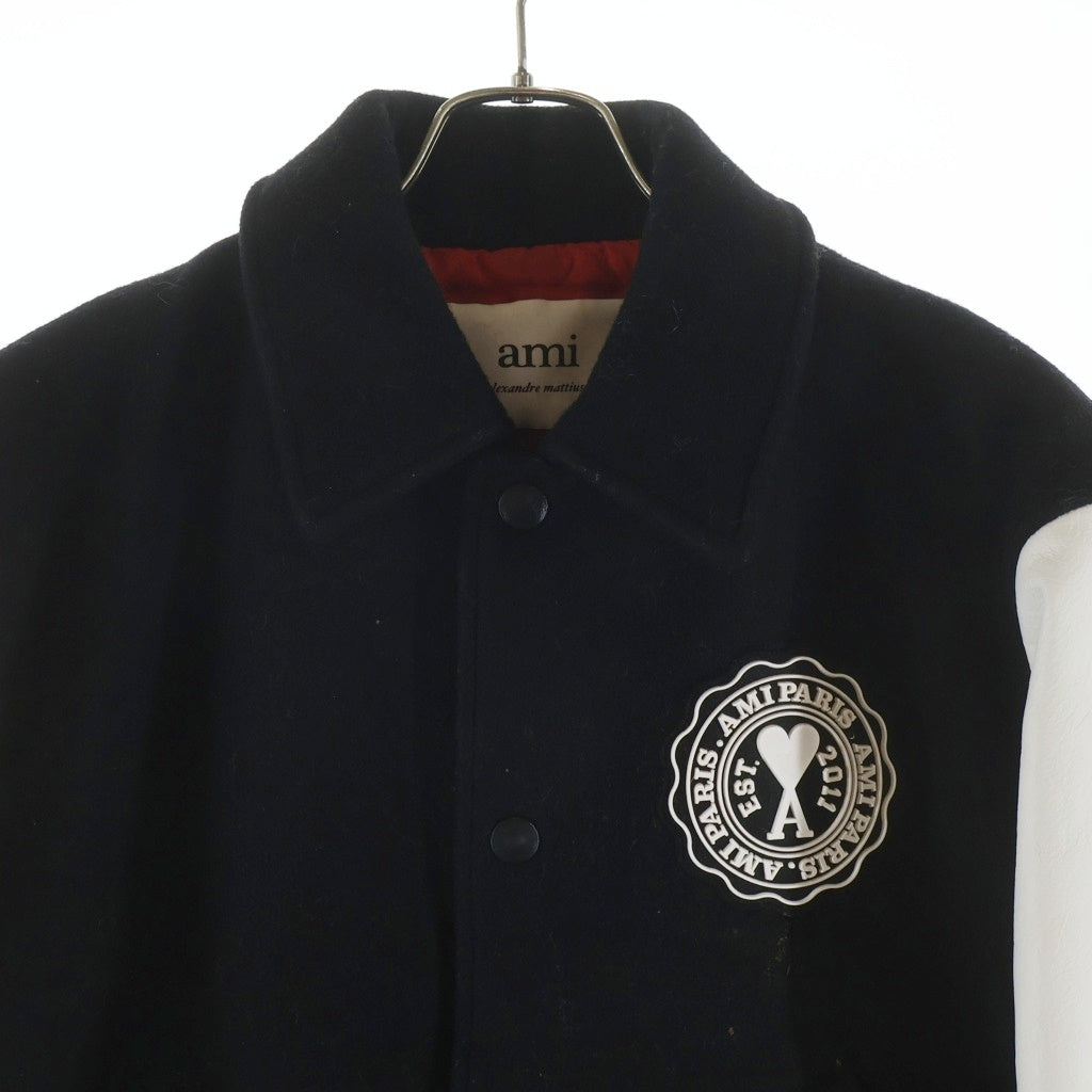 AMI Alexandre Mattiussi(アミアレクサンドルマテュッシ) レザー切替ウールバーシティジャケット スタジャン HJK214.259 ブラック/ホワイト