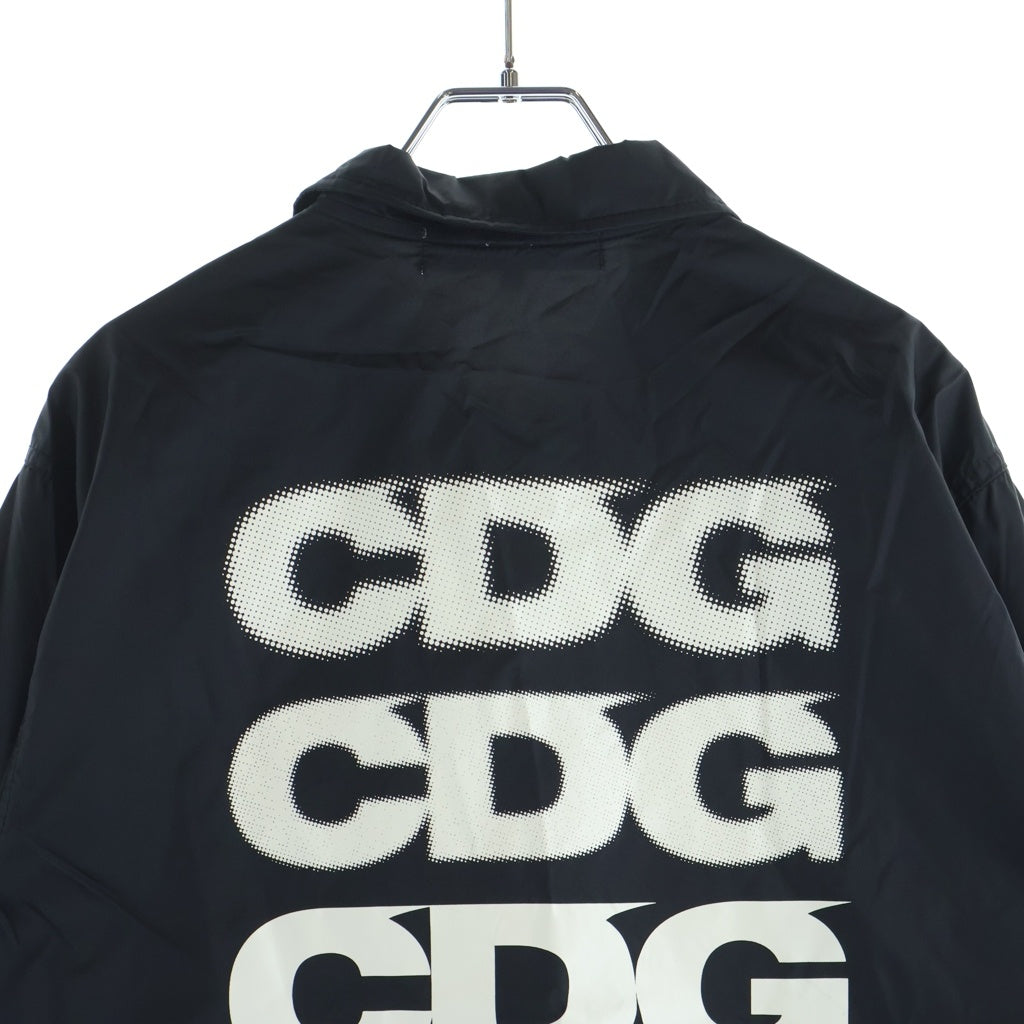GOOD DESIGN SHOP COMME des GARCONS(グッドデザインショップ コムデギャルソン) バックプリントコーチジャケット IH-J002 ブラック