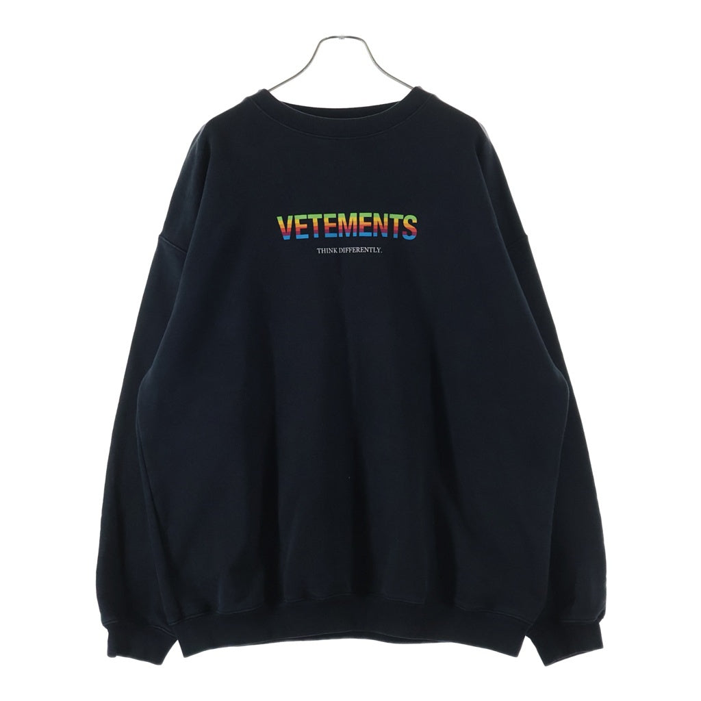 VETEMENTS(ヴェトモン) THINK DIFFERENTLY マルチカラーロゴクルーネックスウェット UE51TR630B ブラック