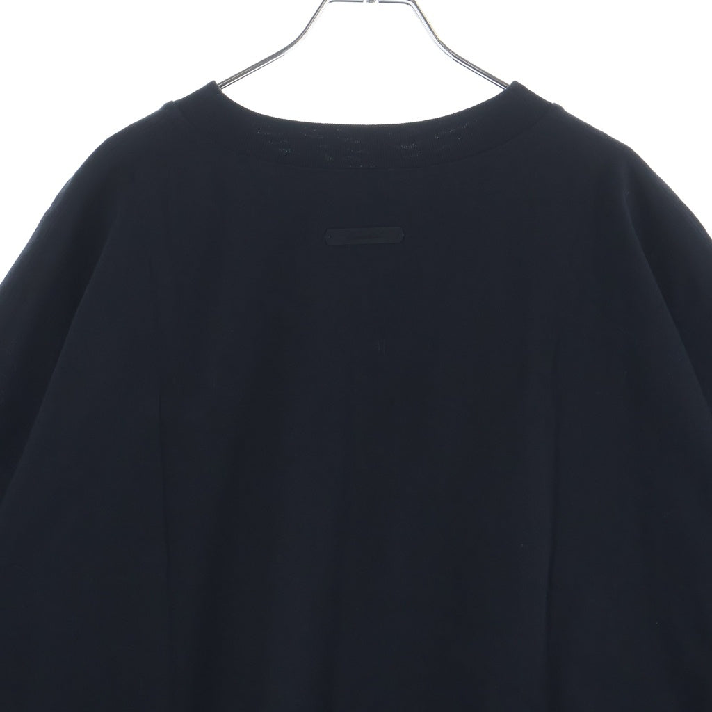 FEAR OF GOD ESSENTIALS(フィアオブゴッド エッセンシャルズ) フロントロゴ刺繍 半袖Tシャツカットソー ブラック -
