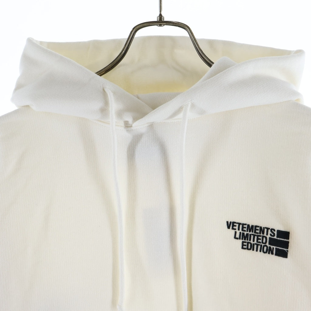 VETEMENTS(ヴェトモン) 21SS LIMITED EDITION ロゴ刺繍 プルオーバーパーカー ホワイト UE51TR730W