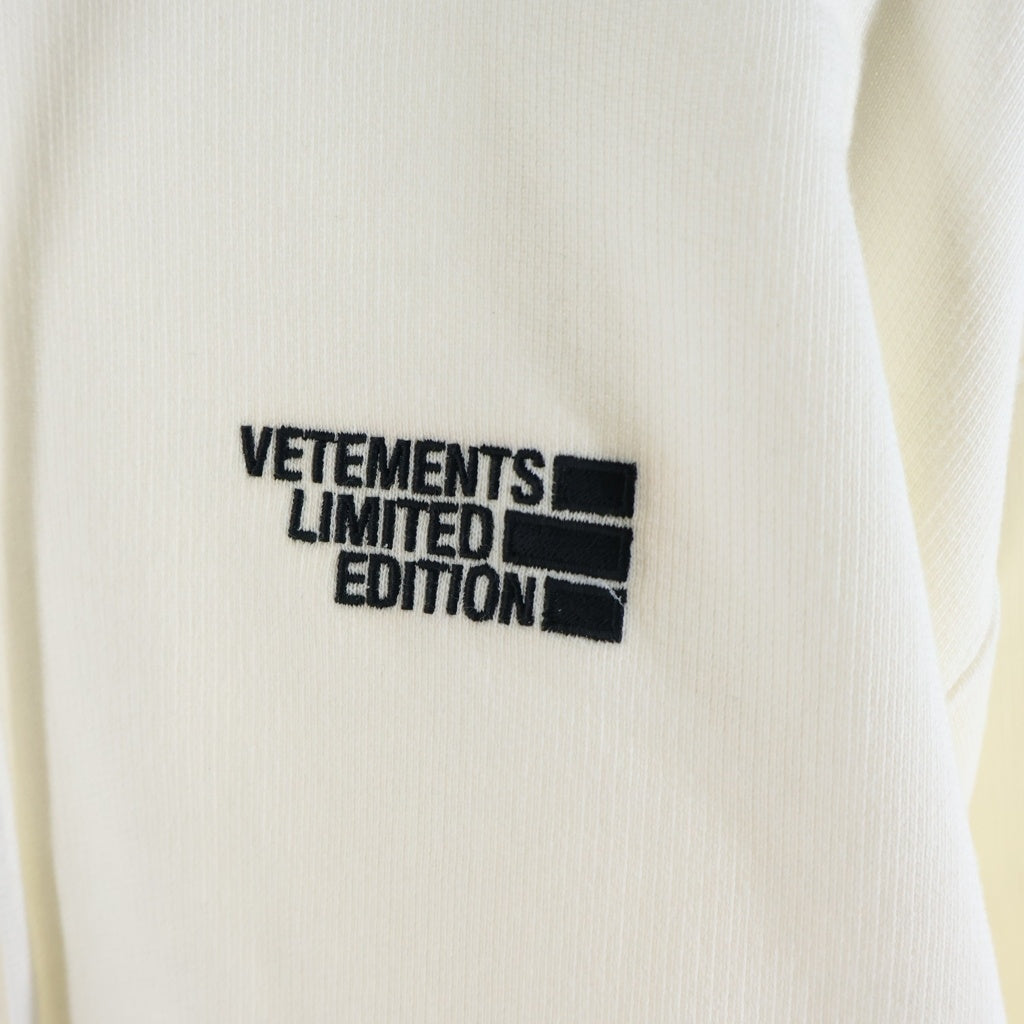 VETEMENTS(ヴェトモン) 21SS LIMITED EDITION ロゴ刺繍 プルオーバーパーカー ホワイト UE51TR730W