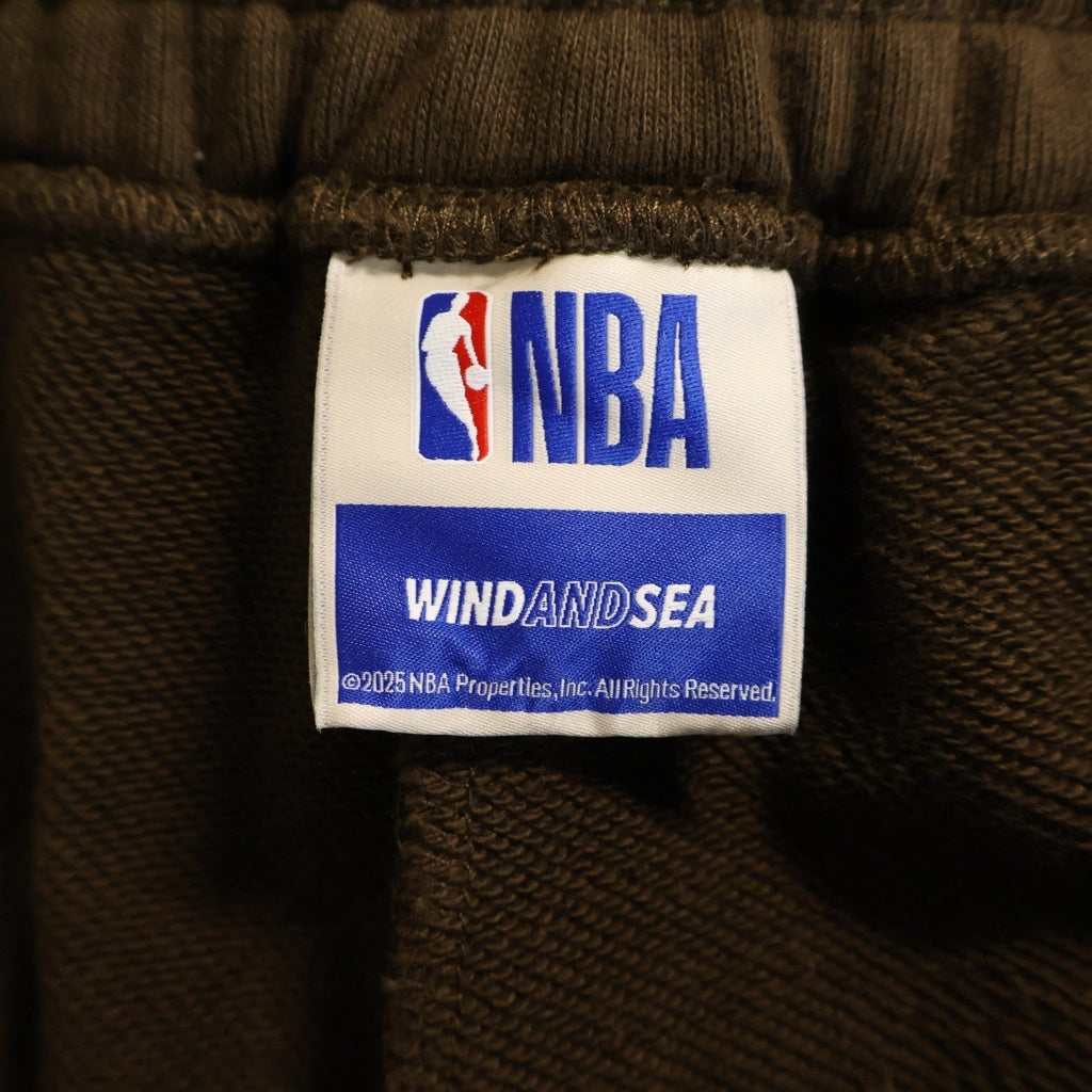 WIND AND SEA(ウィンダンシー) ×NBA エヌビーエー ロゴ刺繍 パネルリメイクスウェットパンツ ブラウン WDS-C-NBA-26-Q1-PT-02