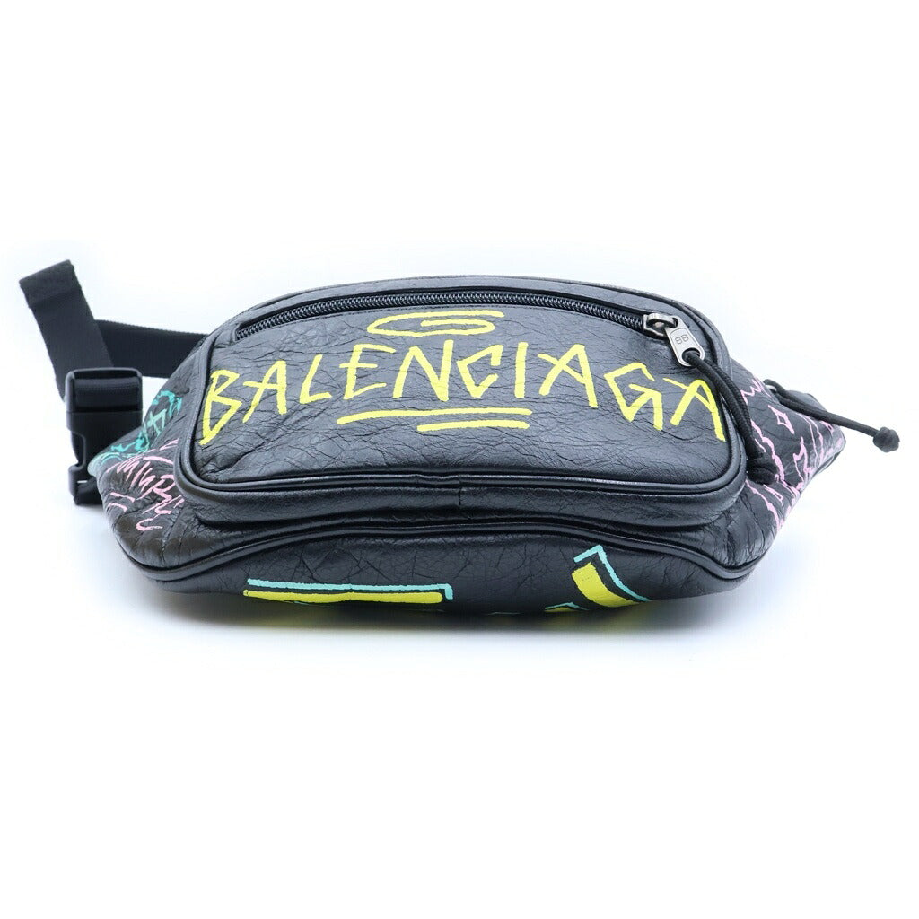 BALENCIAGA(バレンシアガ) グラフィティ エクスプローラー レザーボディバッグ ブラック 529550 1080 X 02123