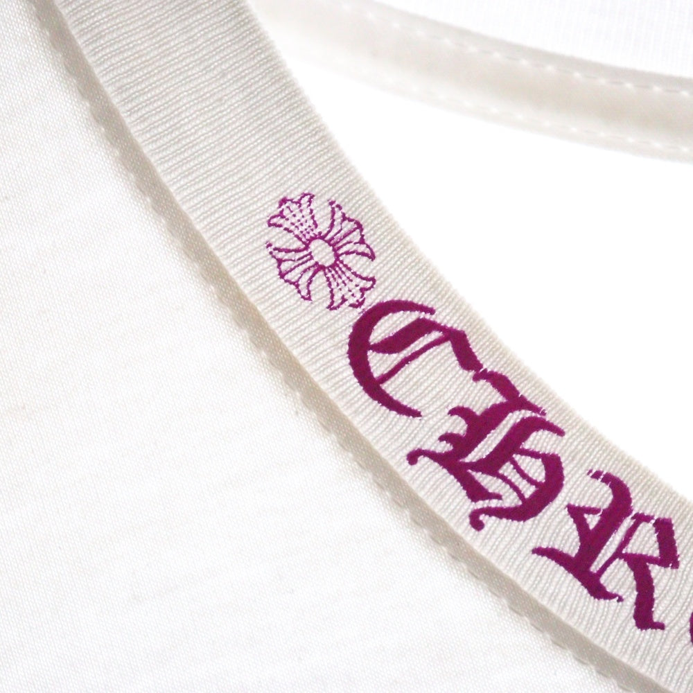 CHROME HEARTS(クロムハーツ) Old English Neck Logo Pastel Purple L/S Tee オールドイングリッシュ ネックロゴ ロングスリーブTシャツ 長袖カットソー ロンT ホワイト/パープル