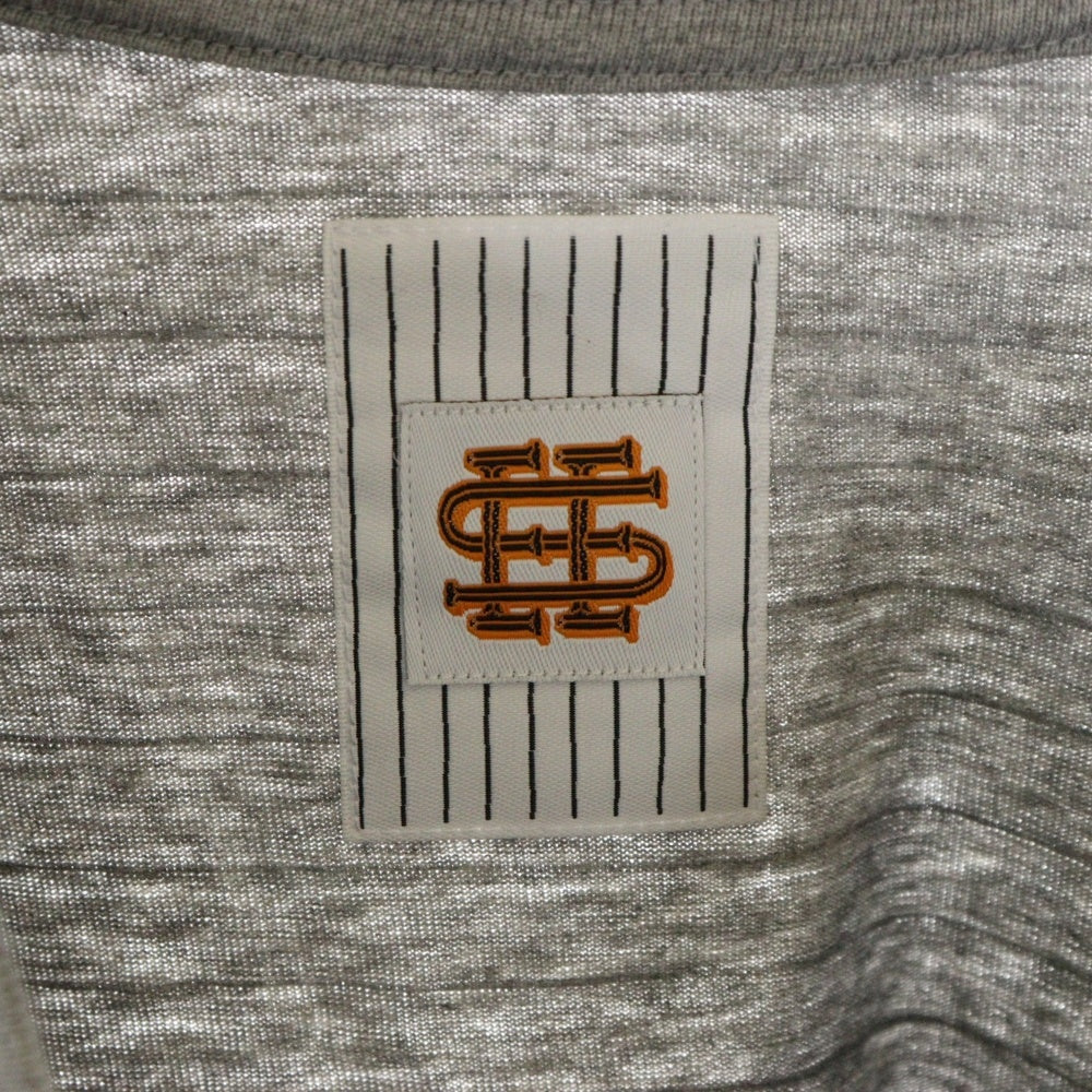 SEE SEE(シーシー) ロゴプリント クルーネック Tシャツ カットソー グレー