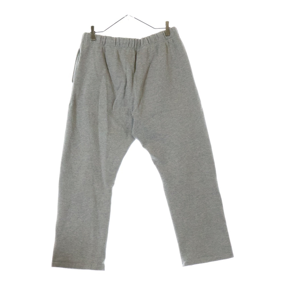FEAR OF GOD ESSENTIALS(フィアオブゴッド エッセンシャルズ) フェルト ラバーロゴ スウェットパンツ グレー