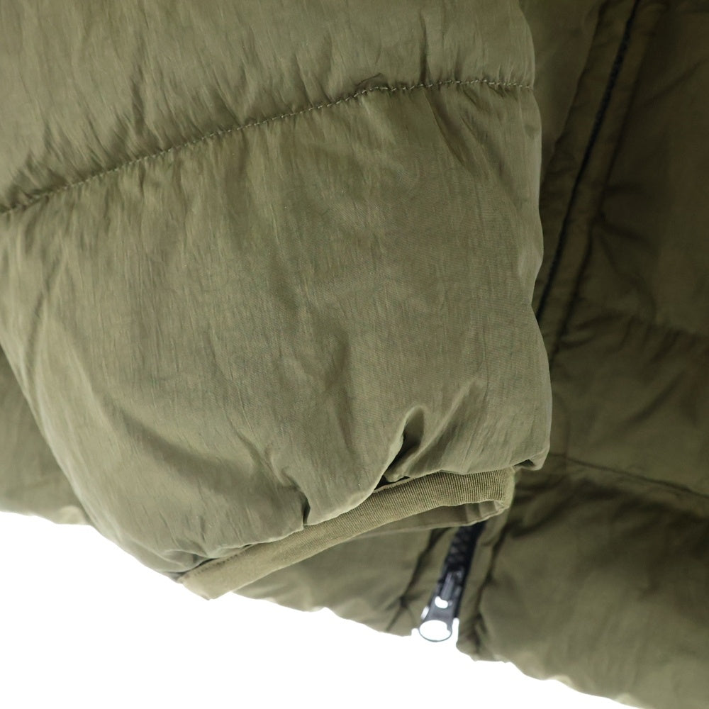 C.P. Company(シーピーカンパニー) 23AW フード ジップアップ ダウンジャケット カーキ 15CMOW027A 006369G