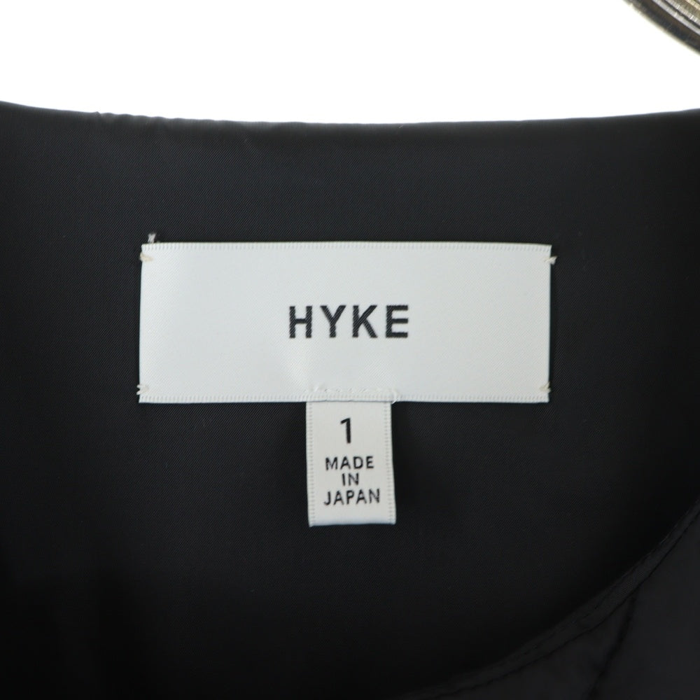 HYKE(ハイク) キルティング ナイロン ノーカラーコート ブラック