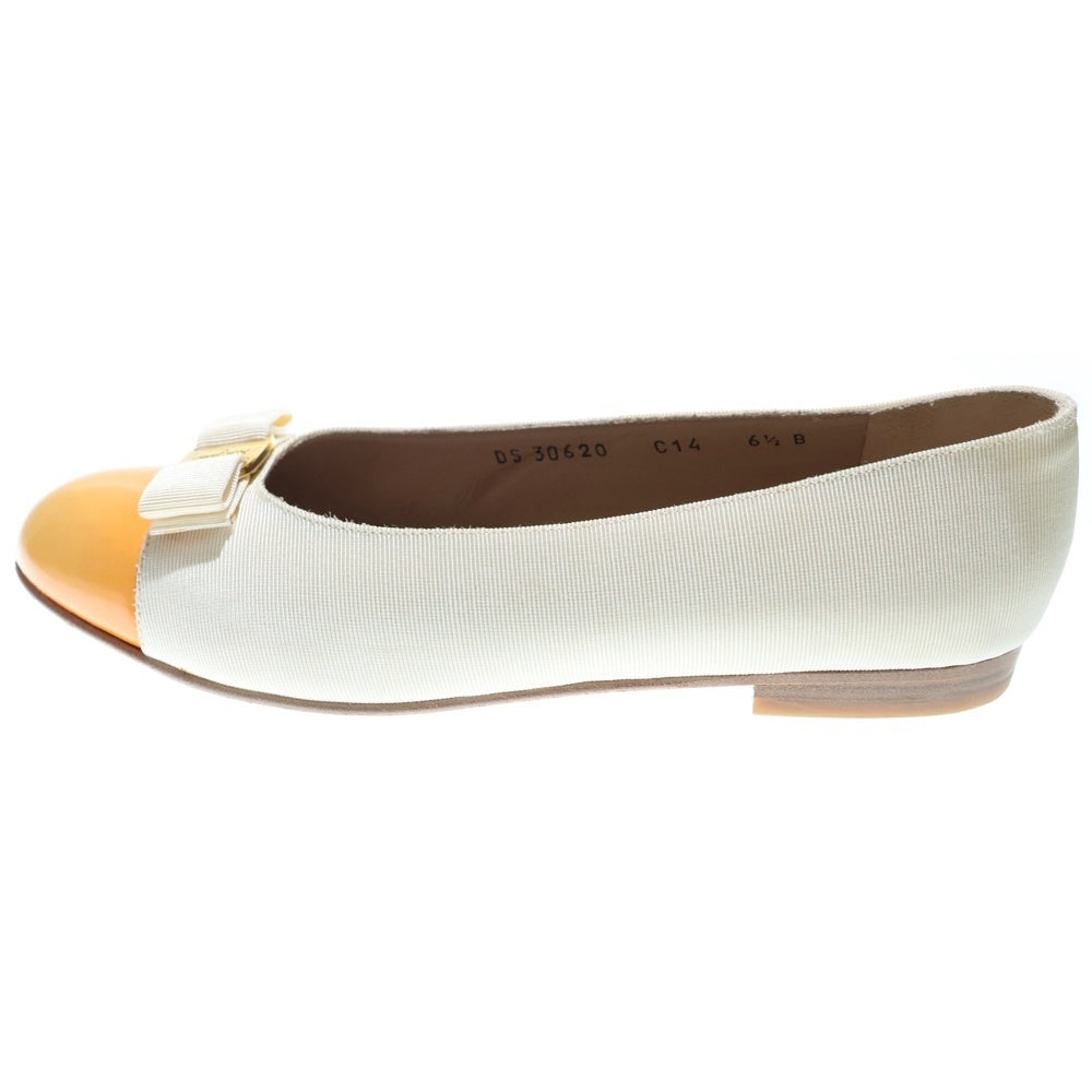 Salvatore Ferragamo(サルヴァトーレ フェラガモ) ヴァラリボン フラット パンプス ホワイト レディース