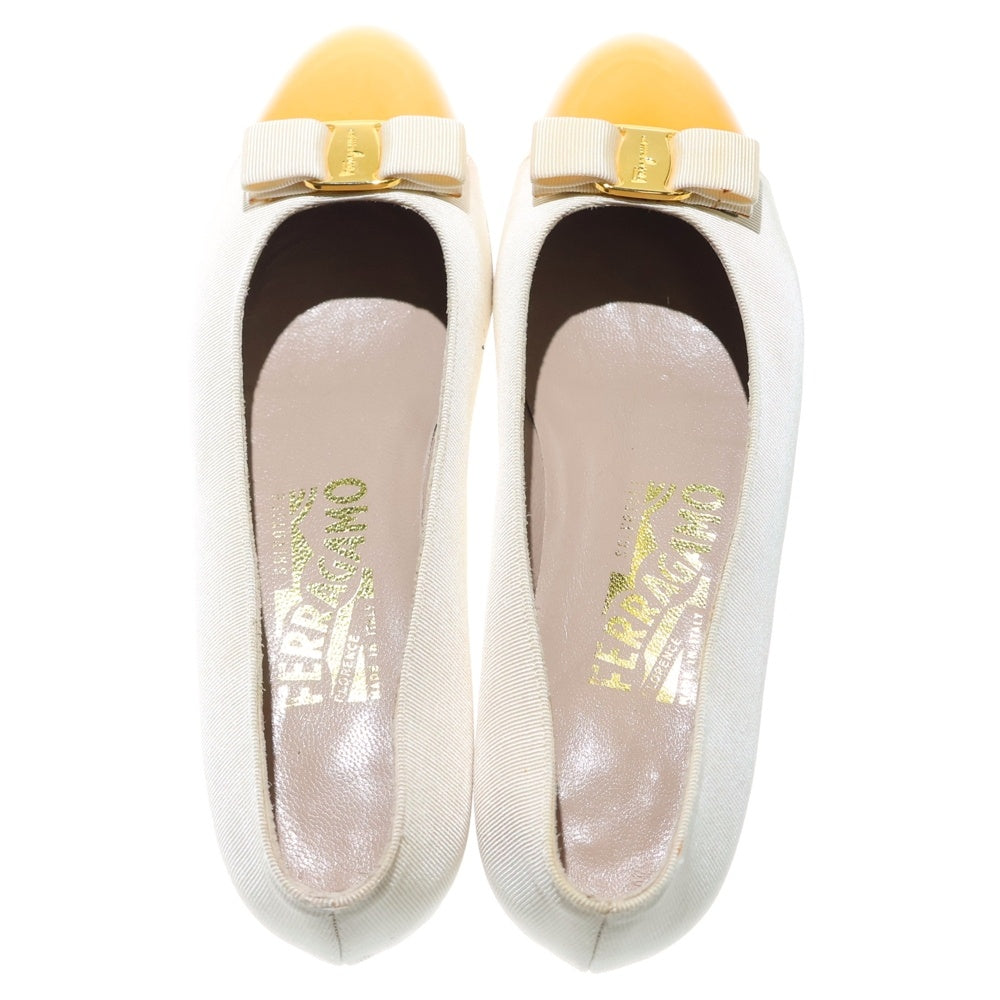 Salvatore Ferragamo(サルヴァトーレ フェラガモ) ヴァラリボン フラット パンプス ホワイト レディース