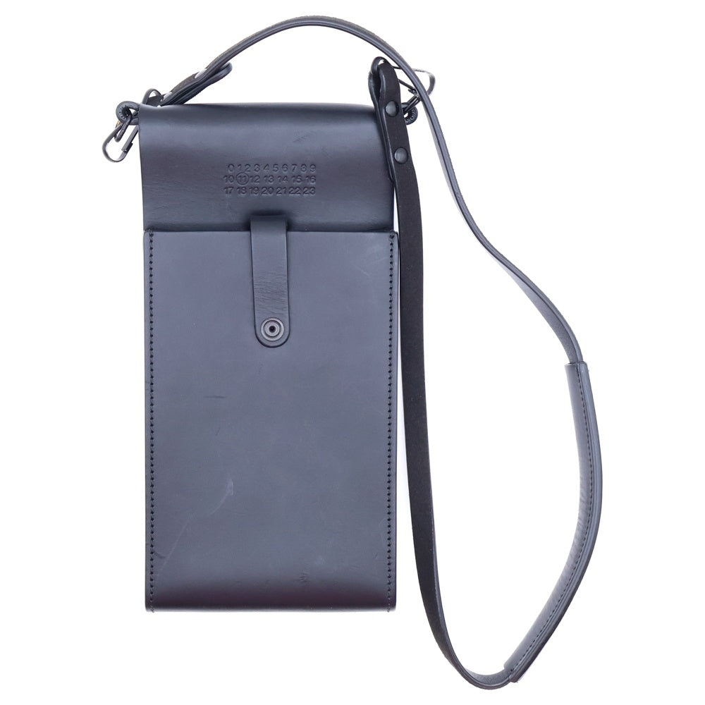 Maison Margiela 11(メゾンマルジェラ11) ストラップ付 レザーフォンポーチ ブラック S35UI0510