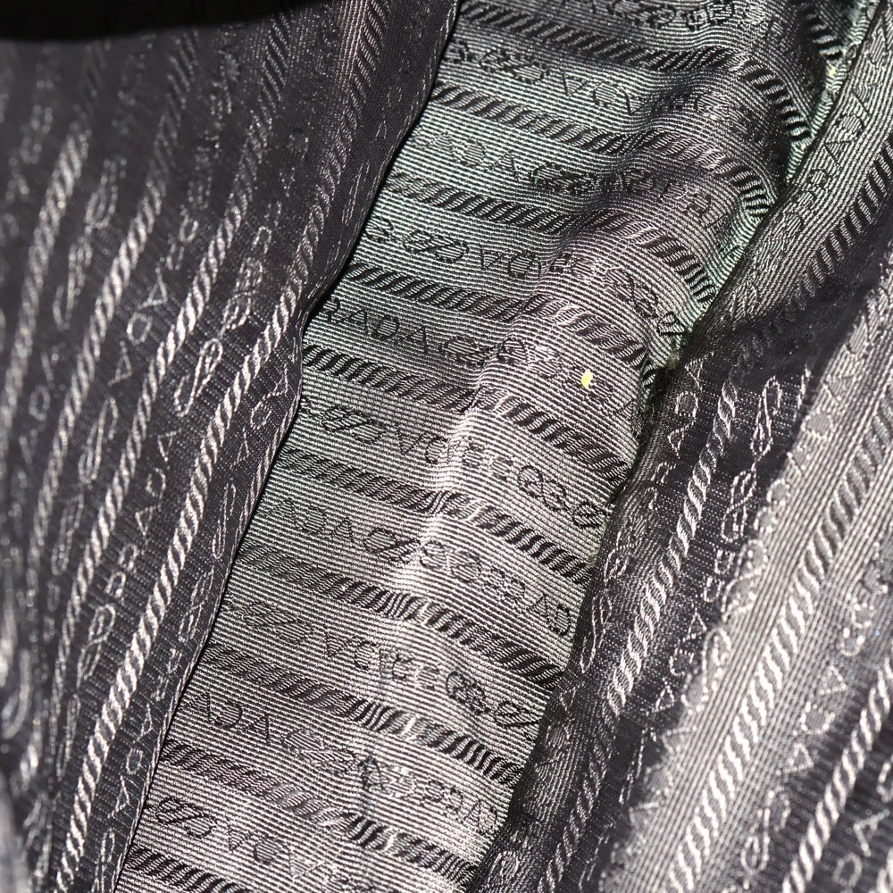 PRADA(プラダ) トライアングルロゴ ナイロン ショルダーバッグ カーキ