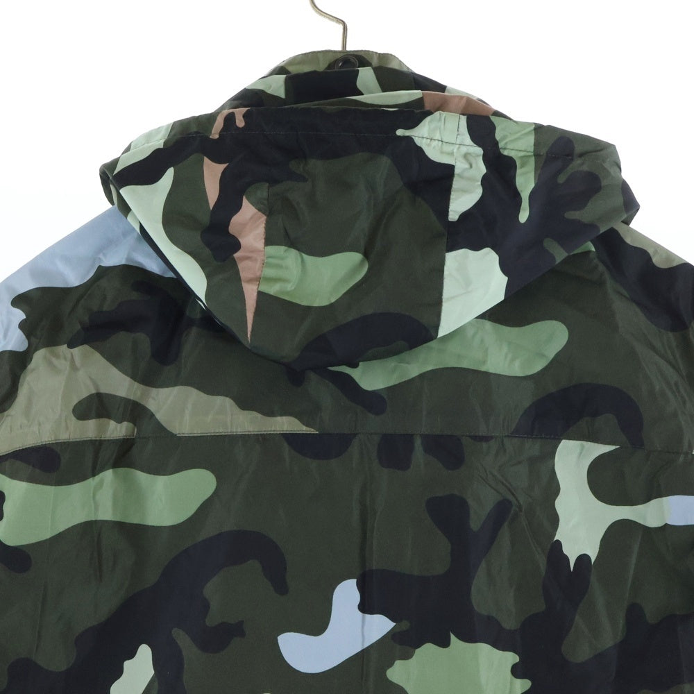 VALENTINO(ヴァレンティノ) カモ柄 フード付きナイロンジャケット マルチ KV0CIB51290
