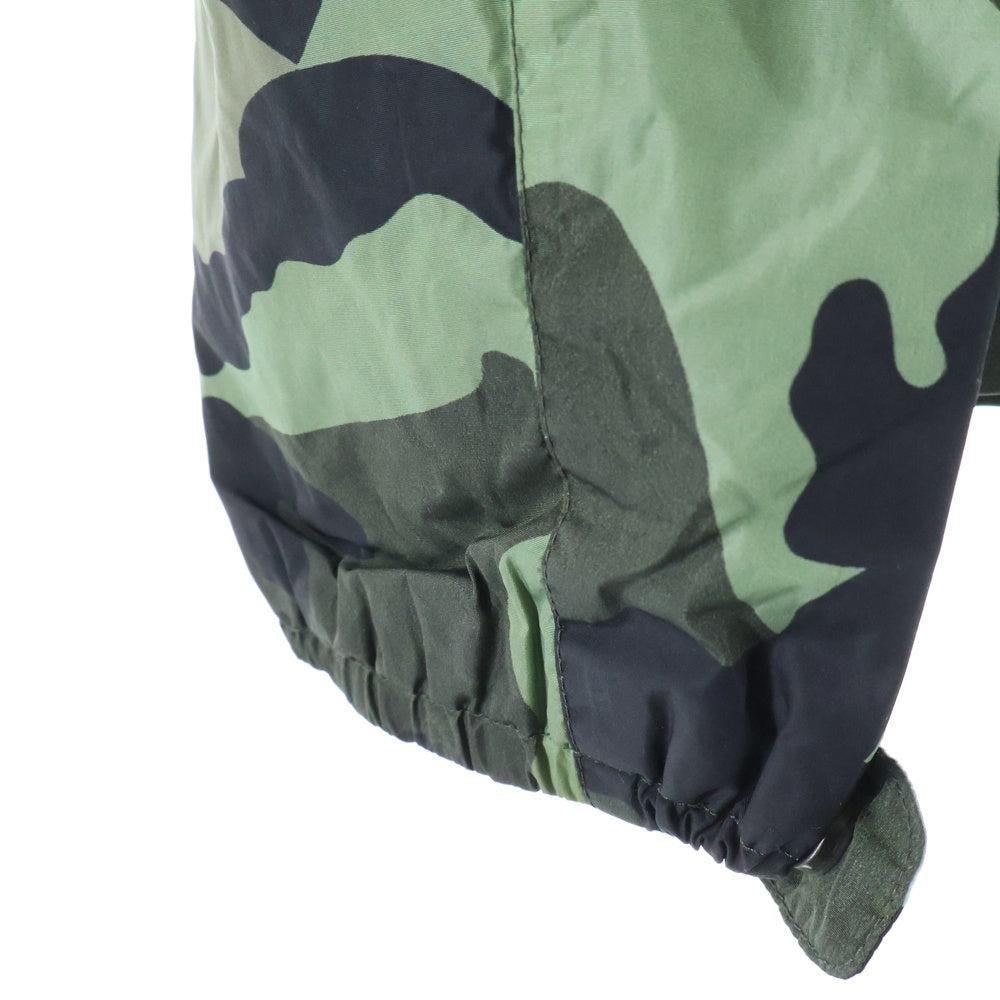 VALENTINO(ヴァレンティノ) カモ柄 フード付きナイロンジャケット マルチ KV0CIB51290