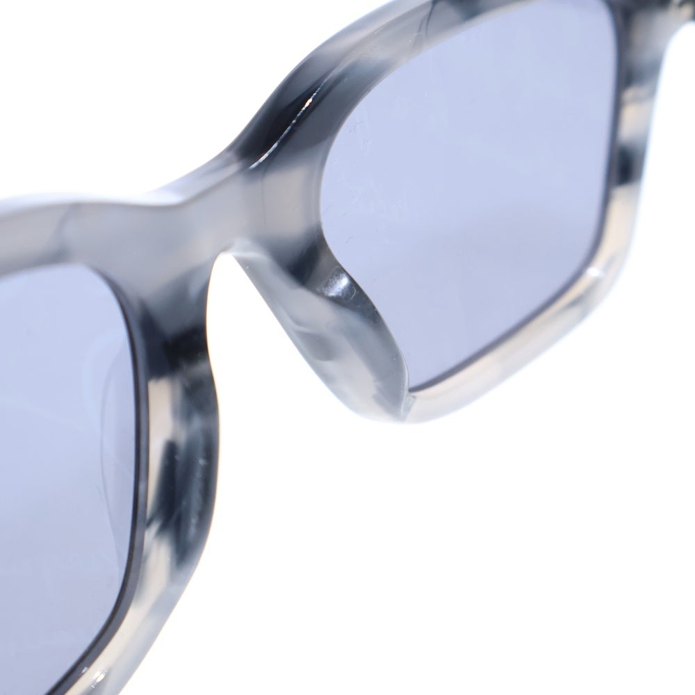 Berluti(ベルルッティ) ラディアント アセテート カリグラフィ柄レンズサングラス BL40037I グレー