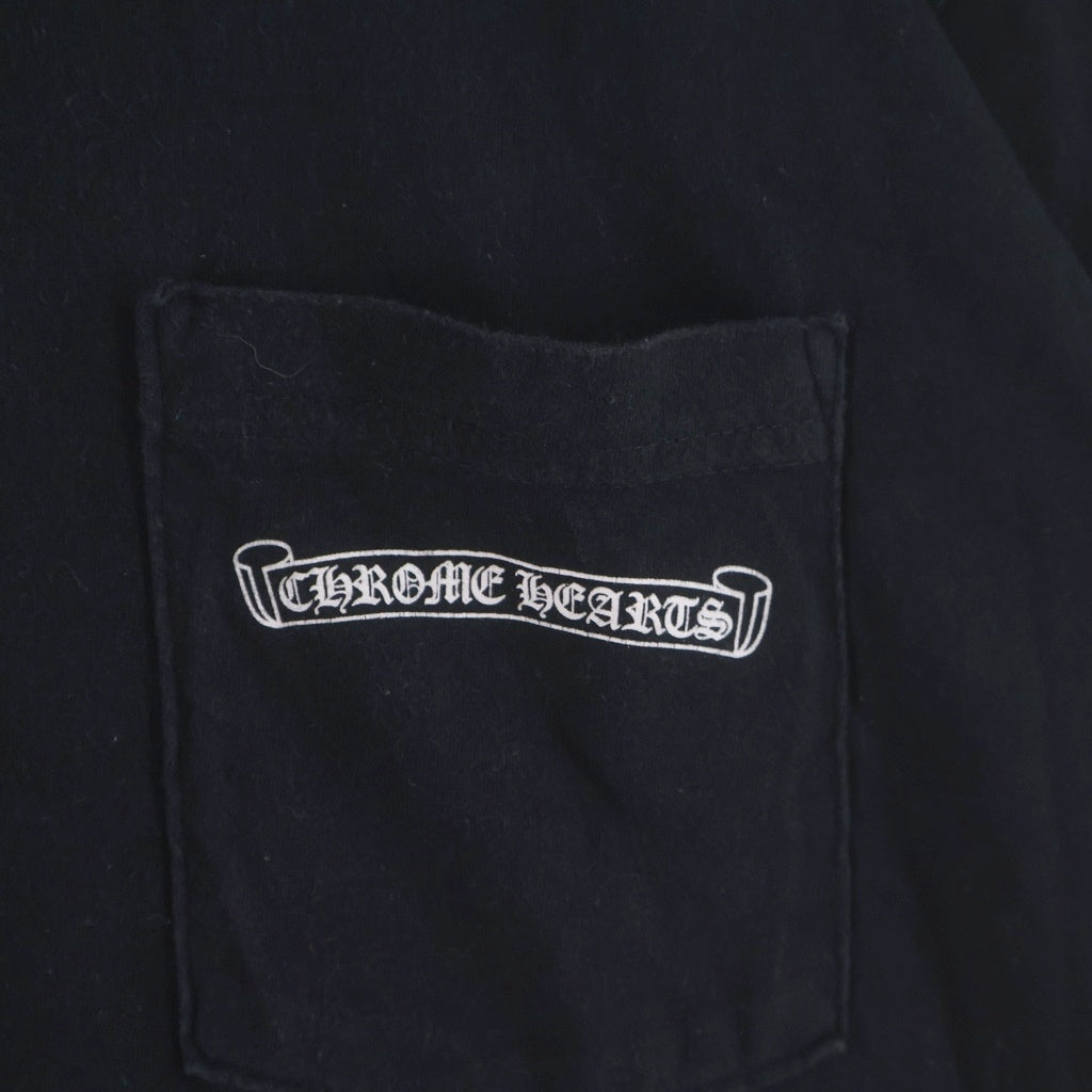 CHROME HEARTS(クロムハーツ) SCROLL LABEL T-SHIRT スクロールラベルプリント クルーネック ポケット 半袖Tシャツカットソー ブラック