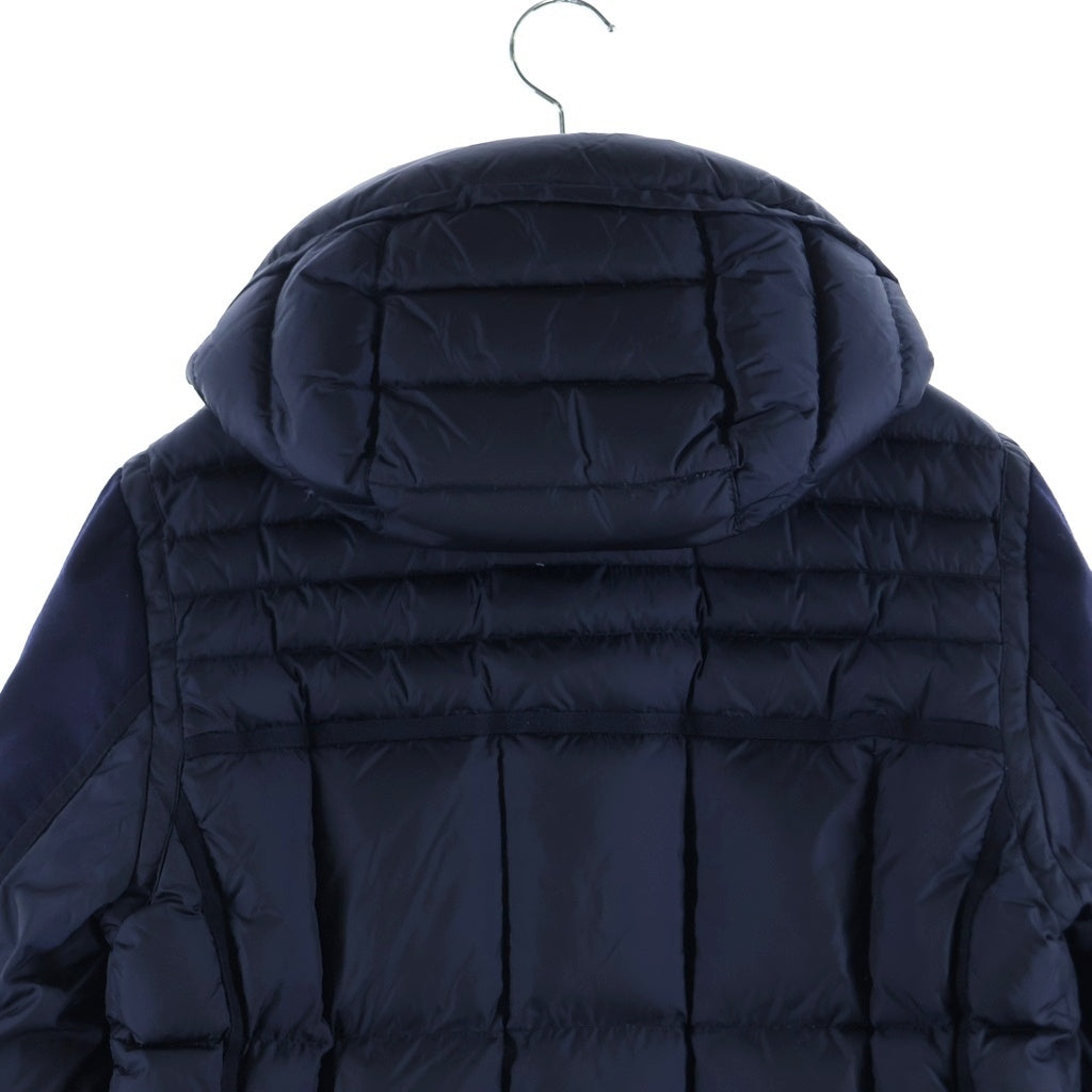 MONCLER(モンクレール) JACOB GIUBBOTTO D20914139585 53227 ロゴワッペン 切り替えダウンジャケット ネイビー
