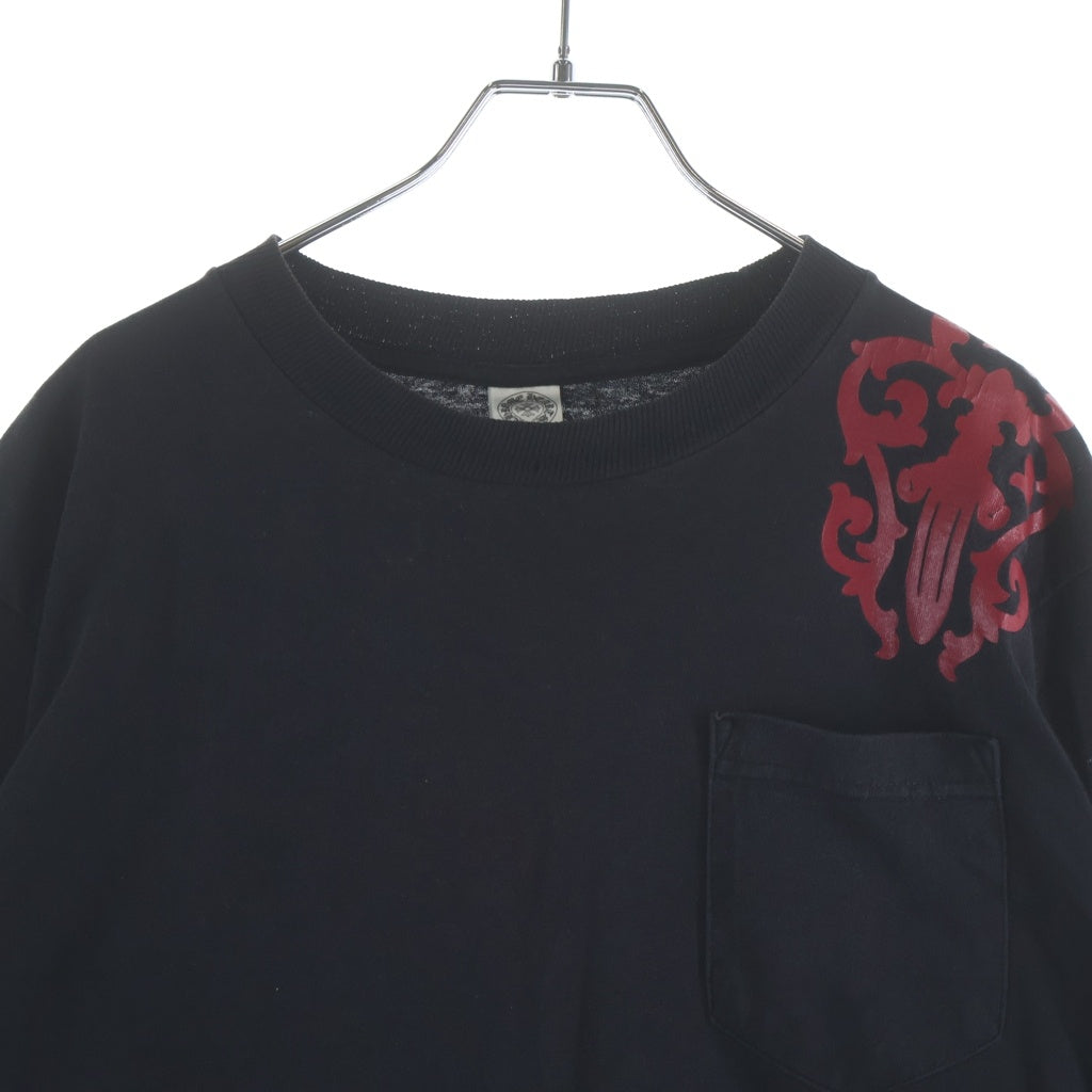 CHROME HEARTS(クロムハーツ) Back Cemetery Cross Vine Dagger Print L/S Tee バックセメタリー 袖CH ヴァインダガープリント長袖Tシャツ ブラック/レッド