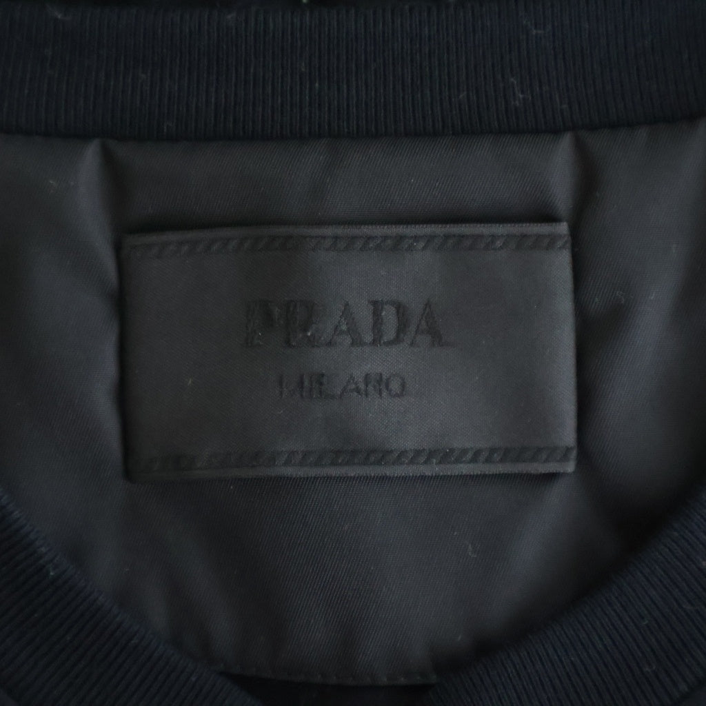 PRADA(プラダ) RE-NYLON トライアングルロゴプレートTシャツ ブラック UJN661 S221 11XCK