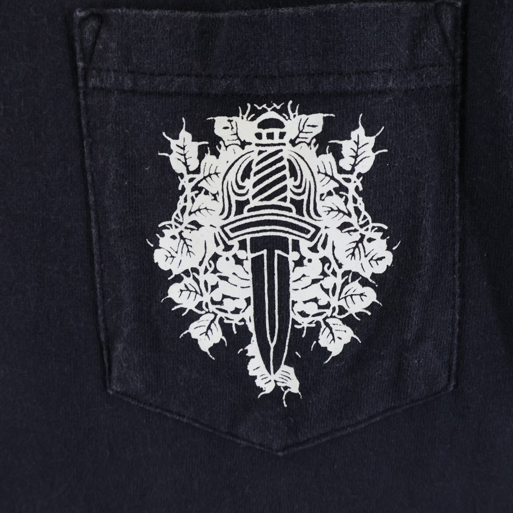 CHROME HEARTS(クロムハーツ) OLD VINE DAGGER LOGO S/S TEE オールド ヴァインダガーロゴプリント半袖Tシャツ カットソー ブラック