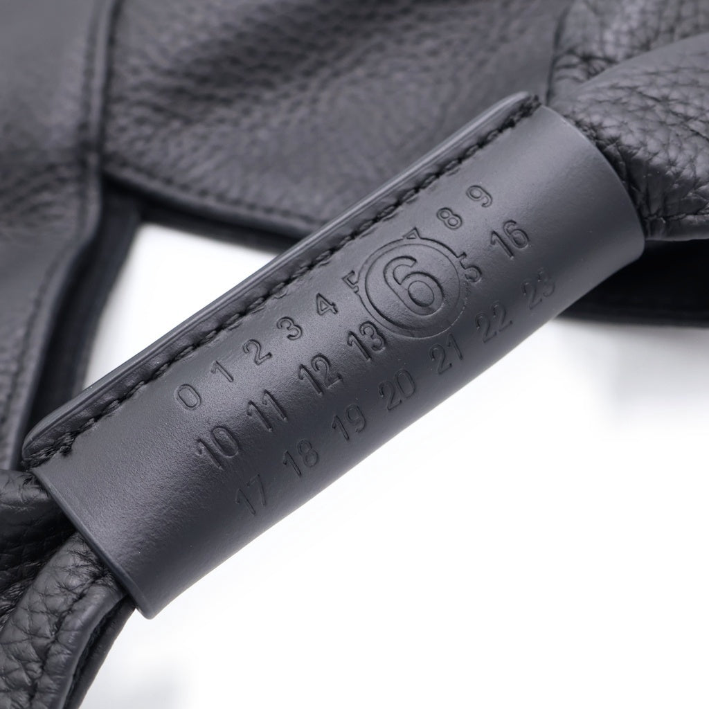MM6 Maison Margiela(エムエムシックスメゾンマルジェラ) ジャパニーズバッグ スモール レザーハンドバッグ S54WD0043 ブラック レディース