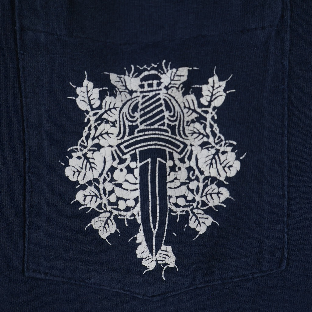 CHROME HEARTS(クロムハーツ) OLD Vine Dagger Arm L/S Tee オールド ヴァインダガー アームクロスプリント長袖Tシャツ ネイビー/ホワイト