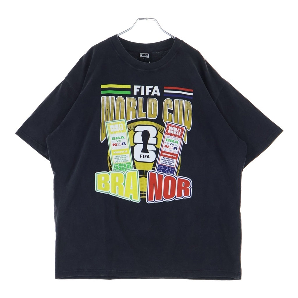 NO BRAND(ノーブランド) FIFA2026 OFFICIAL LICENSED PRODUCT BRAZIL VS NORWAY ROUND OF 16 MATCH S/S TEE ブラジルVSノルウェー ラウンドオブ16 会場限定マッチ半袖Tシャツ WCMD-R32-M91