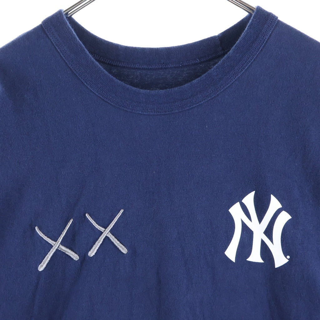 NIKE(ナイキ) × KAWS MLB Elevated Max 90 Tee New York Yankees Tシャツ ネイビー