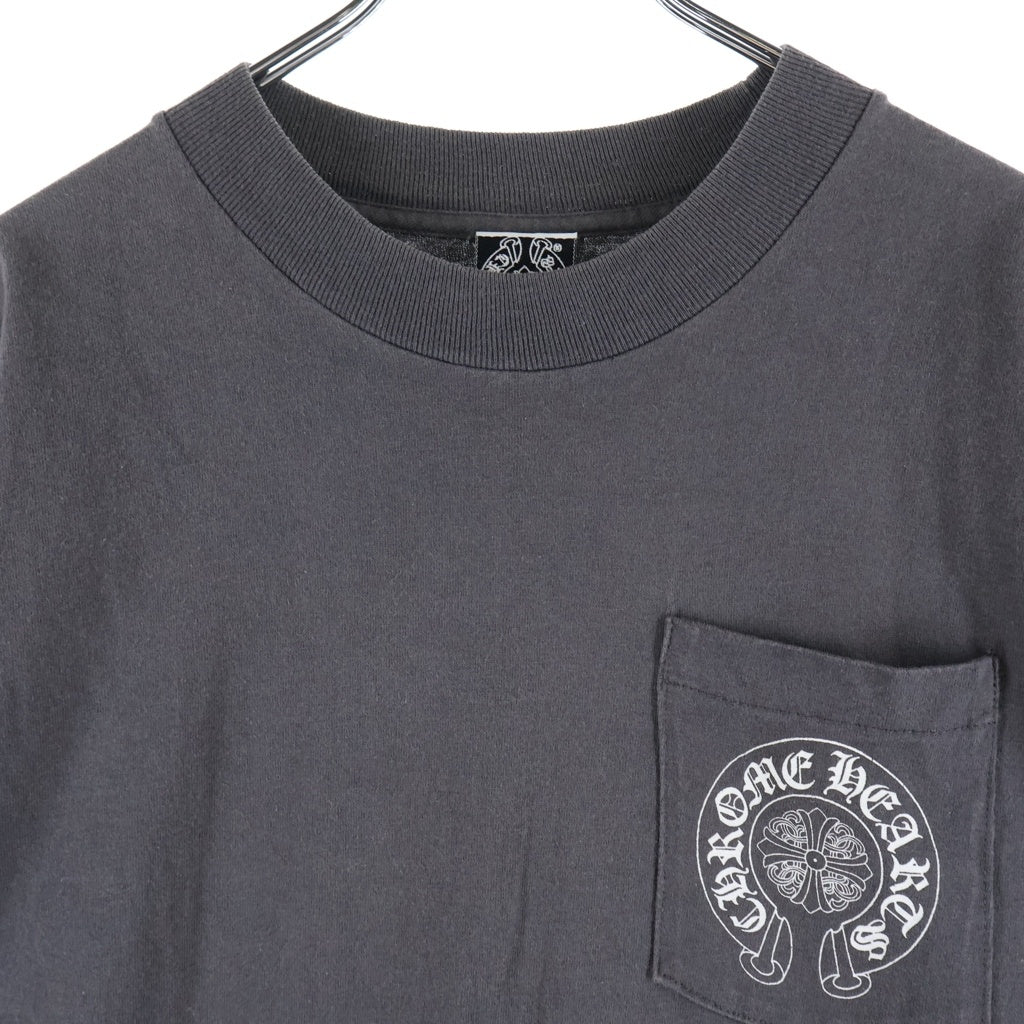 CHROME HEARTS(クロムハーツ) OLD Horseshoe Back Cemetery Cross Print S/S Tee オールド ホースシュー バックセメタリークロスプリント半袖Tシャツ チャコールグレー