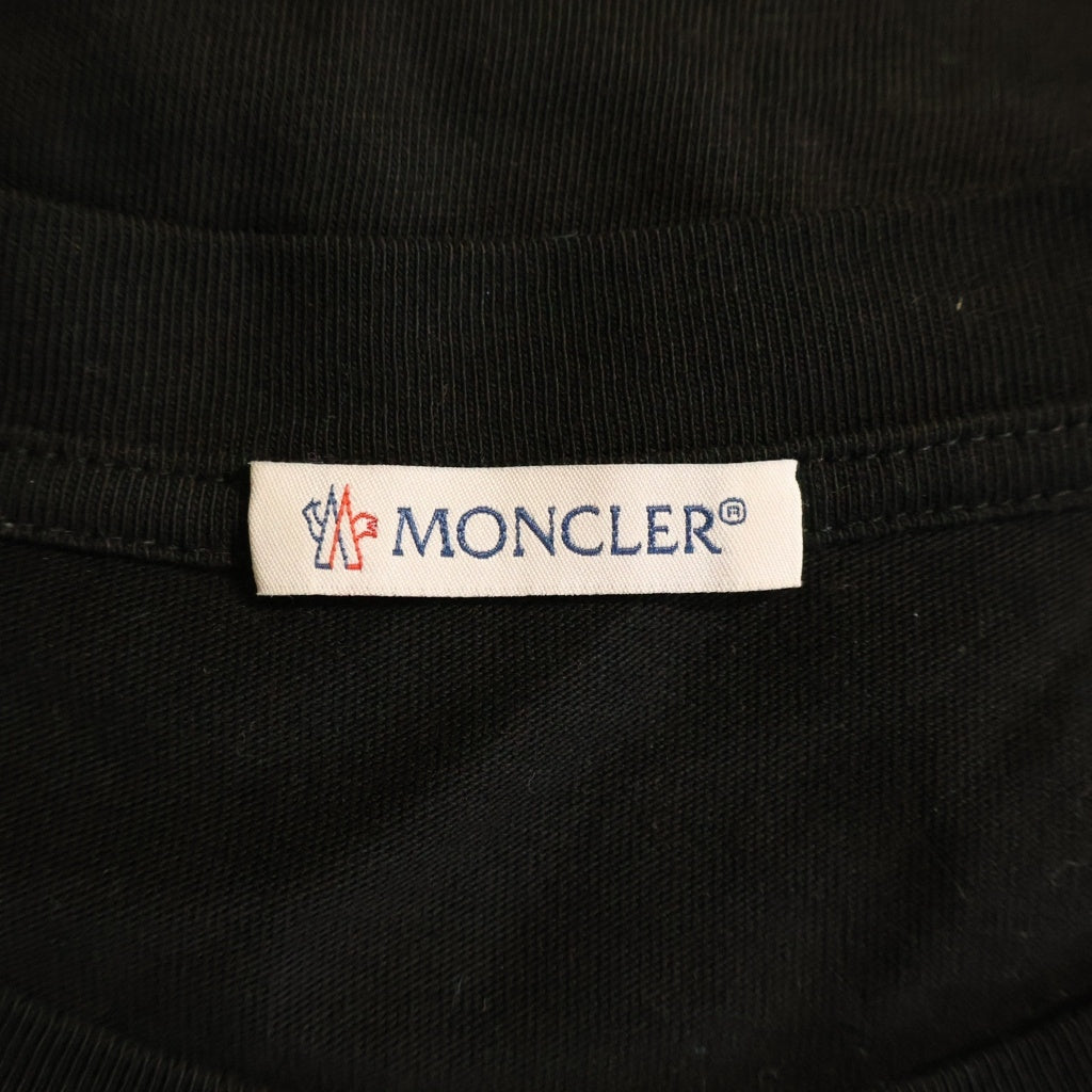 MONCLER(モンクレール) フロッキーロゴ フロントワッペン 半袖Tシャツカットソー ブラック H20918C00025