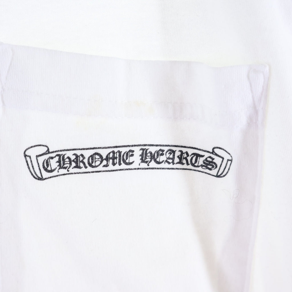 CHROME HEARTS(クロムハーツ) BACK ARCH LOGO SCROLL LABEL USA L/S TEE バックアーチロゴ スクロールラベル プリント 長袖Tシャツ カットソー ホワイト