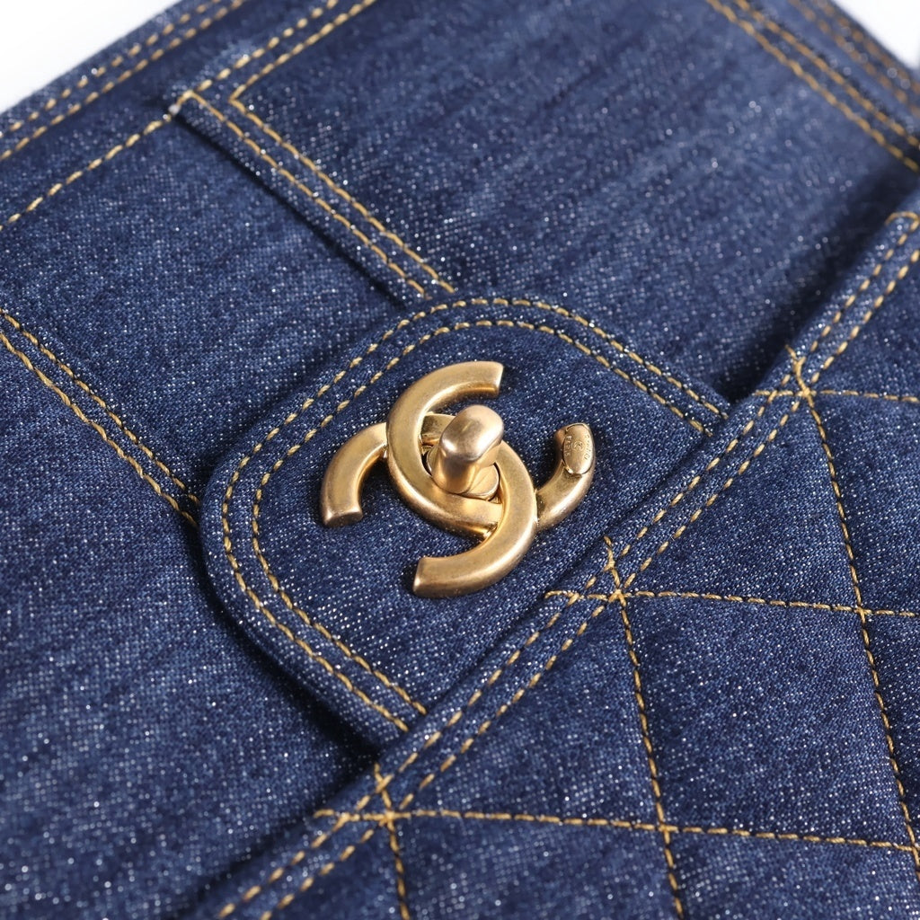 CHANEL(シャネル) マトラッセ フラップポケット チェーンストラップ デニム リュック バックパック ゴールド金具 インディゴ/ゴールド