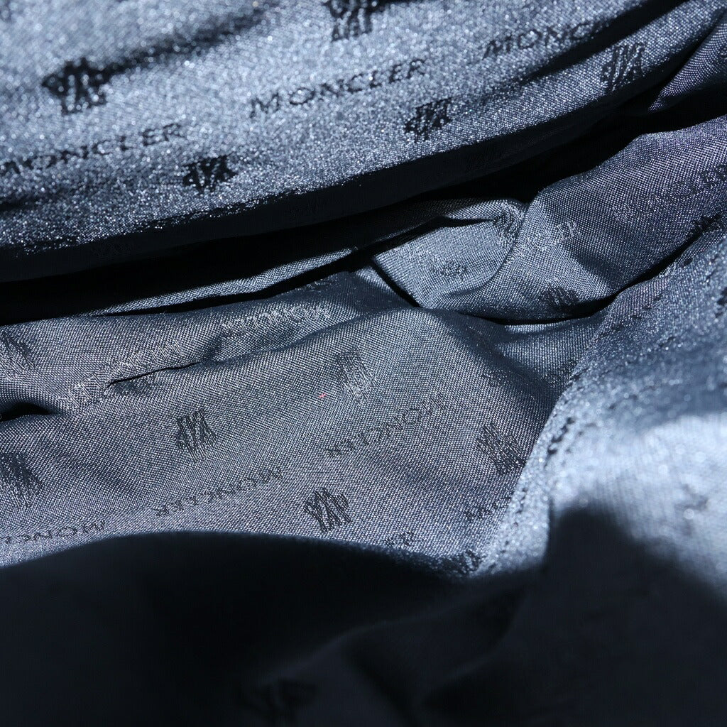 MONCLER(モンクレール) GEORGETTE ZAINO B209A0065300 04592 ロゴプレート付きナイロンバッグパック リュック ブラック レディース