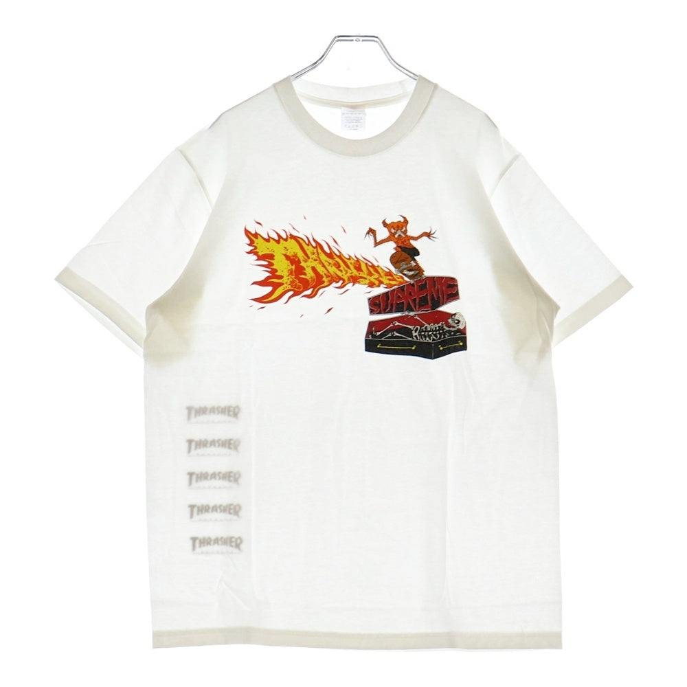 SUPREME(シュプリーム) 24AW ×Thrasher Back Tail Tee フロントプリント半袖カットソー 半袖Tシャツ ホワイト