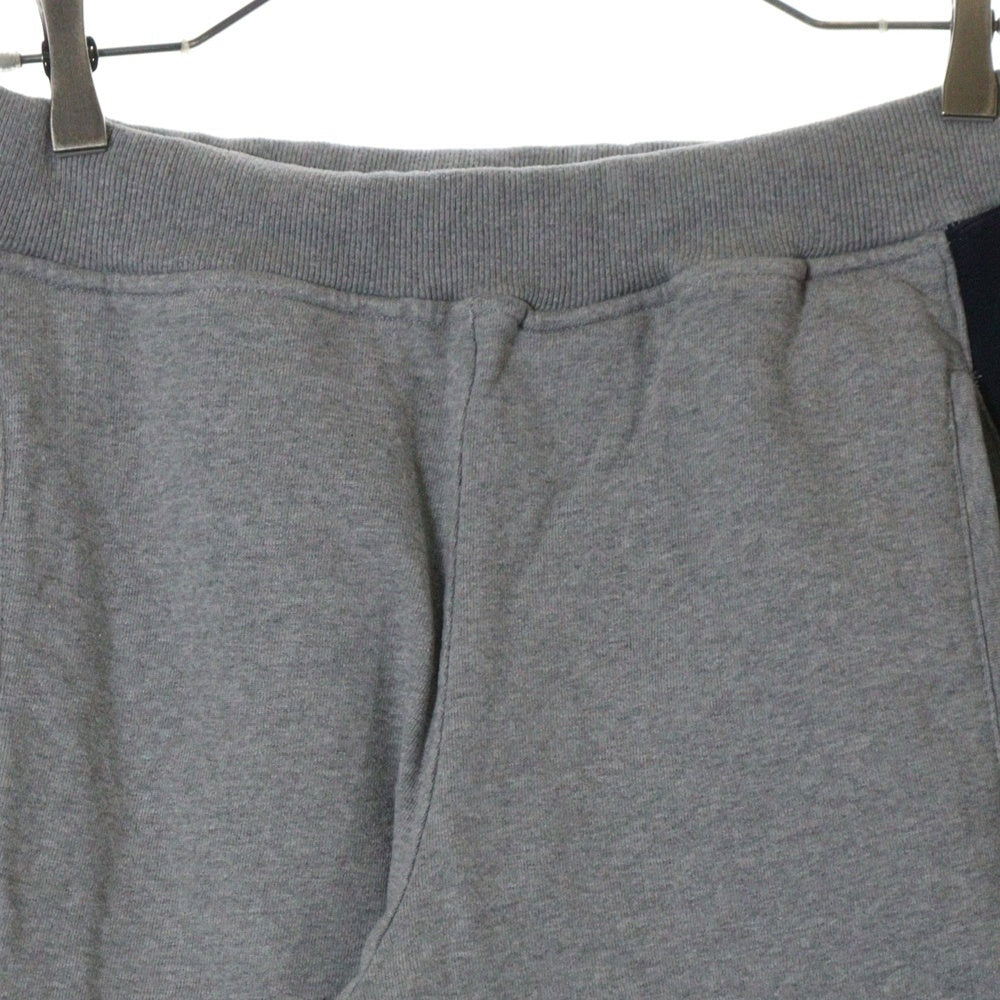 MONCLER GAMME BLEU(モンクレール・ガム・ブルー) PANTALONE 213918700500 ロゴワッペン付きサイドラインスウェットパンツ グレー