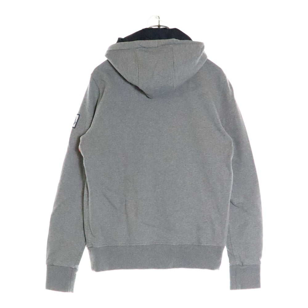 MONCLER GAMME BLEU(モンクレール・ガム・ブルー) MAGLIA CARDIGAN 213918401100 トリコロール切り替えジップアップパーカー グレー