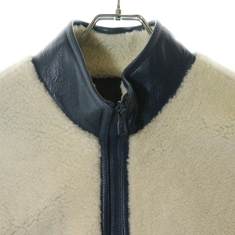 LOUIS VUITTON(ルイヴィトン) Reversible Shearling Gilet 1AAGG6 ムートンリバーシブルボアLVエンボスロゴベスト ネイビー/ホワイト