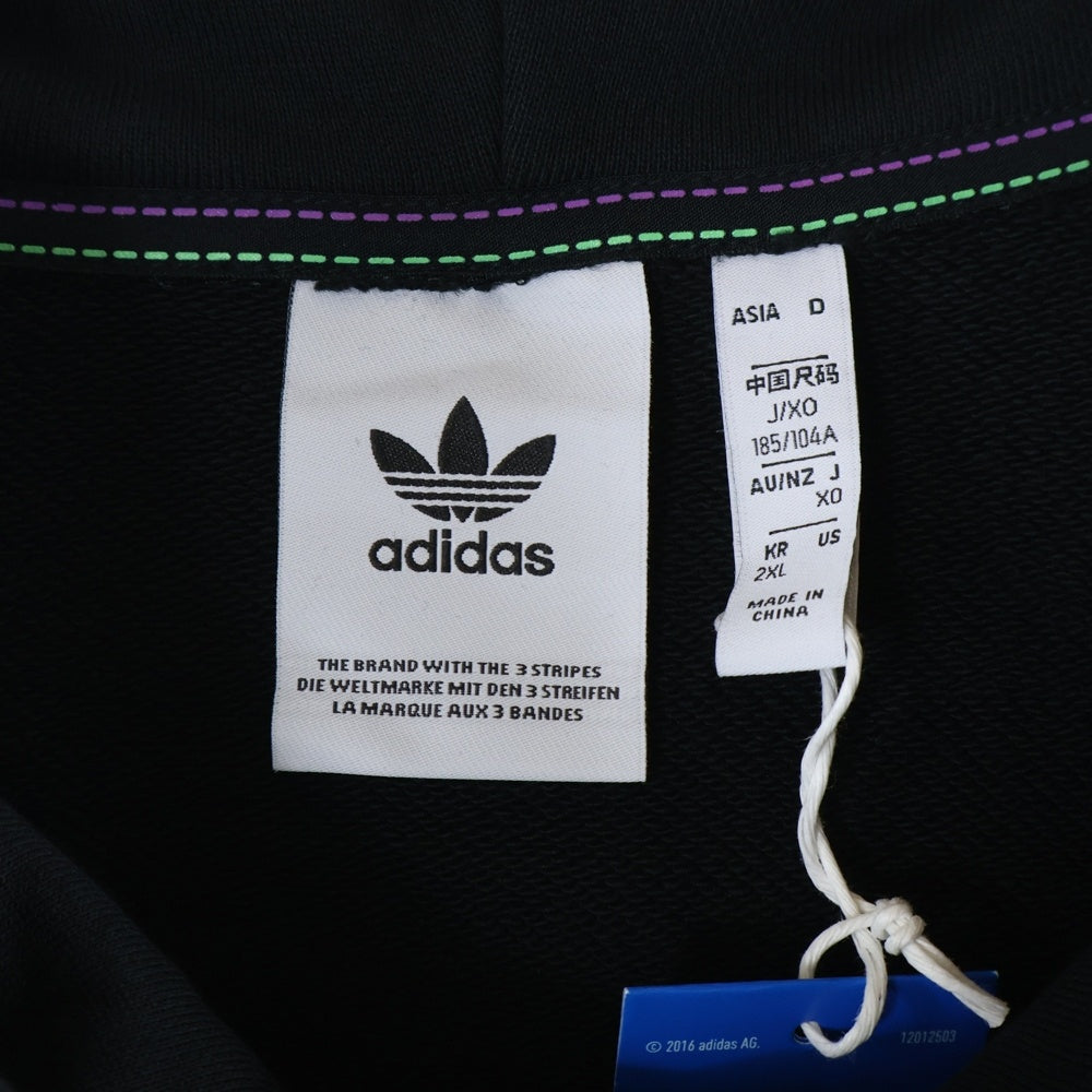 adidas(アディダス) フロントプリントプルオーバーパーカー GV0923 ブラック